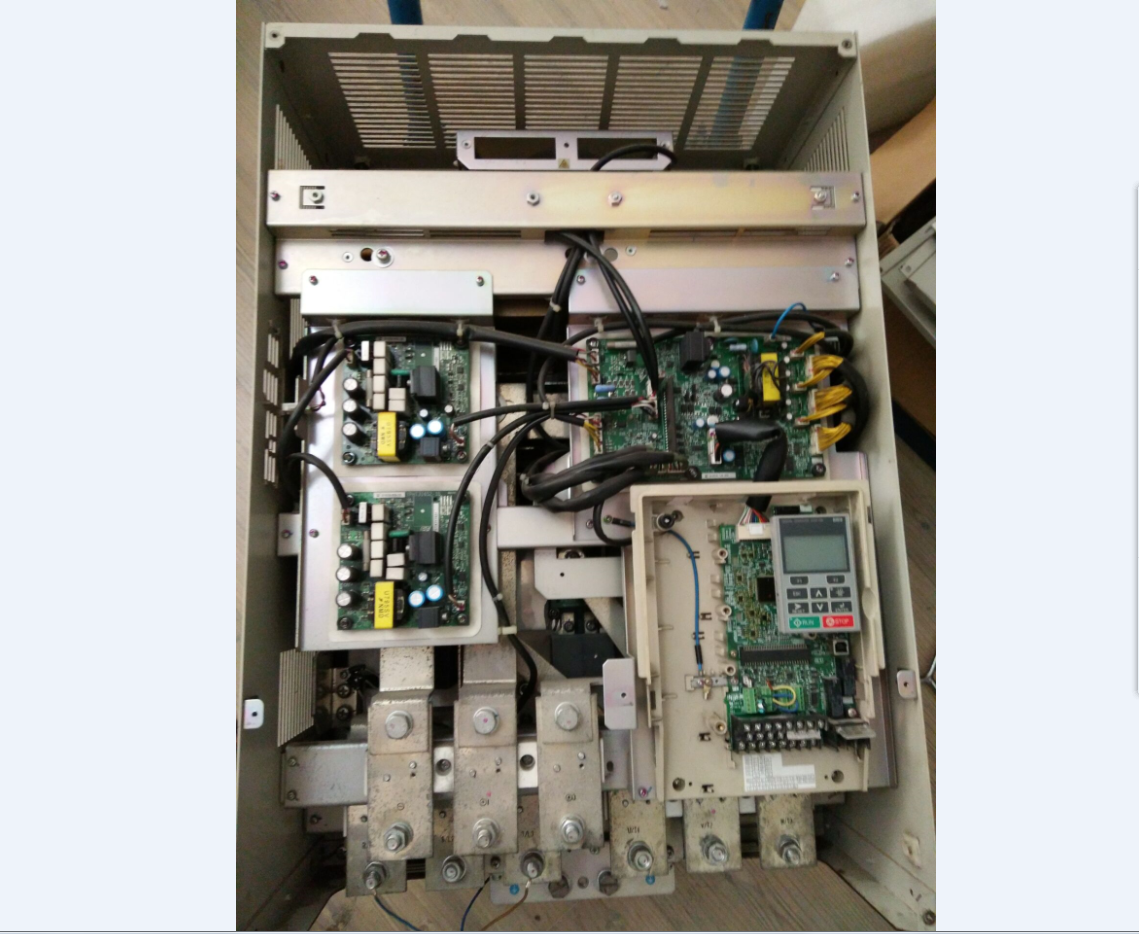 安川H1000提升机132KW变频器维修